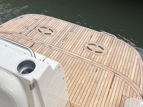 BAYLINER 330