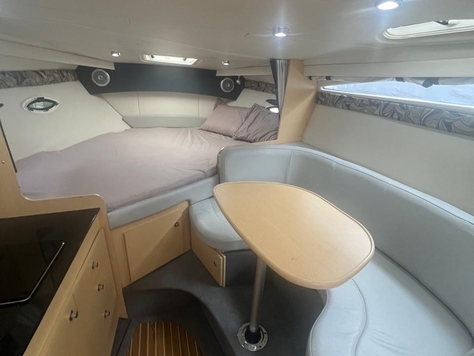 BAYLINER 330