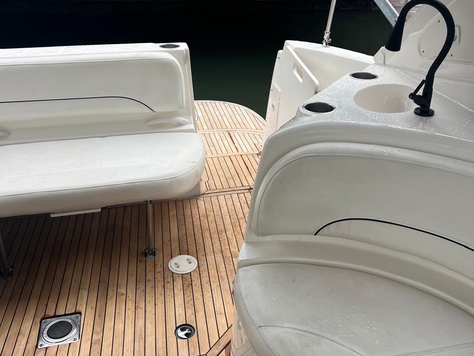 BAYLINER 330