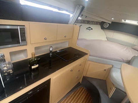 BAYLINER 330