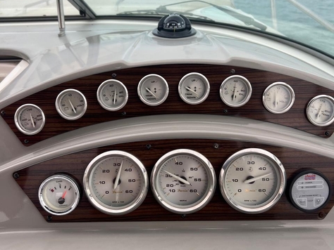 BAYLINER 330